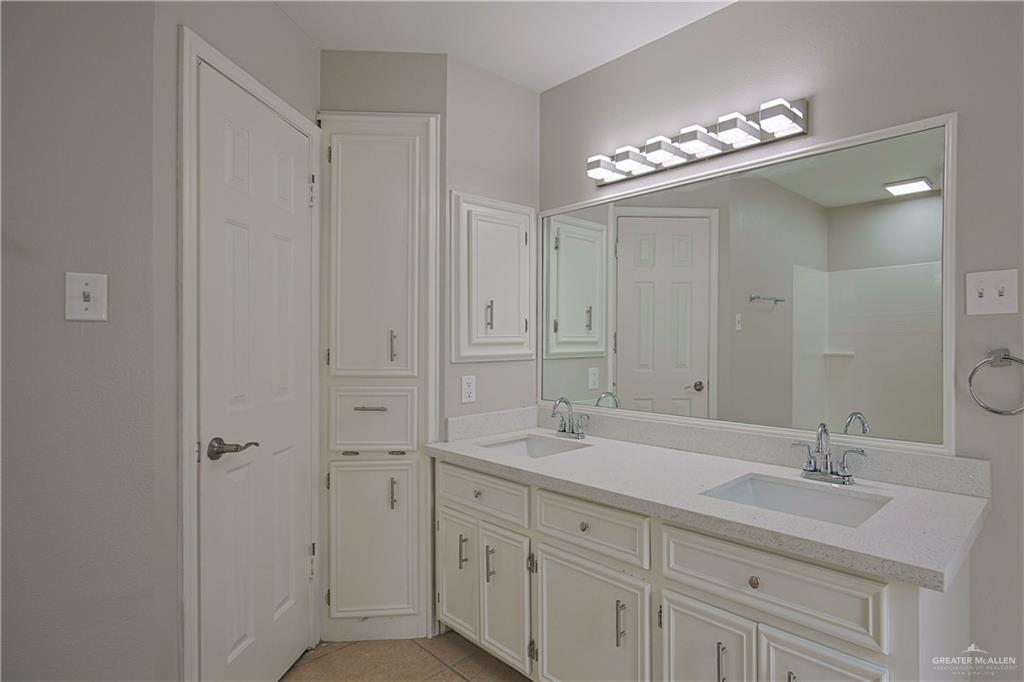 1010 Regal Drive, Pharr, Texas image 12