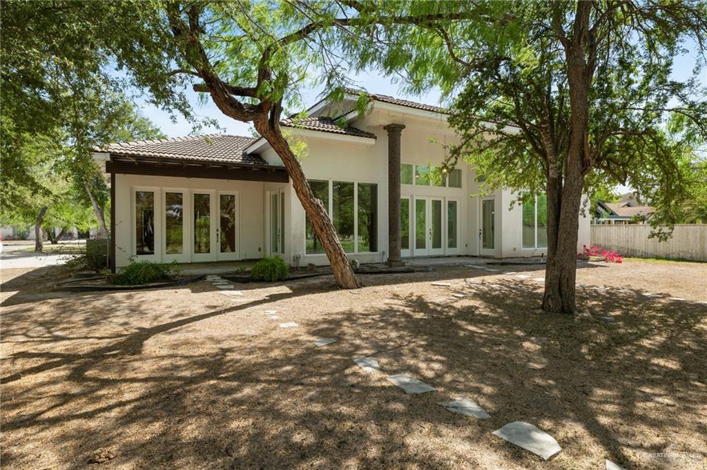 1941 Lion Lake Drive, Weslaco, Texas image 2