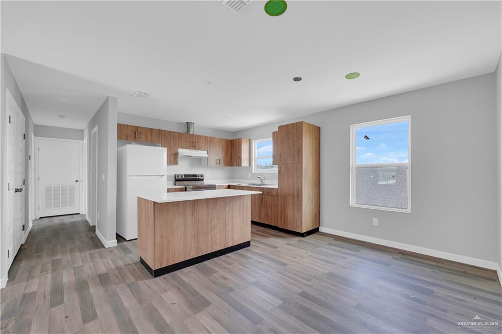 1503 W St Francis Avenue