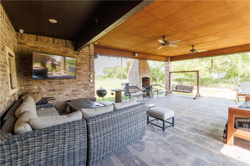 817 Diego Drive, Mercedes, Texas image 16