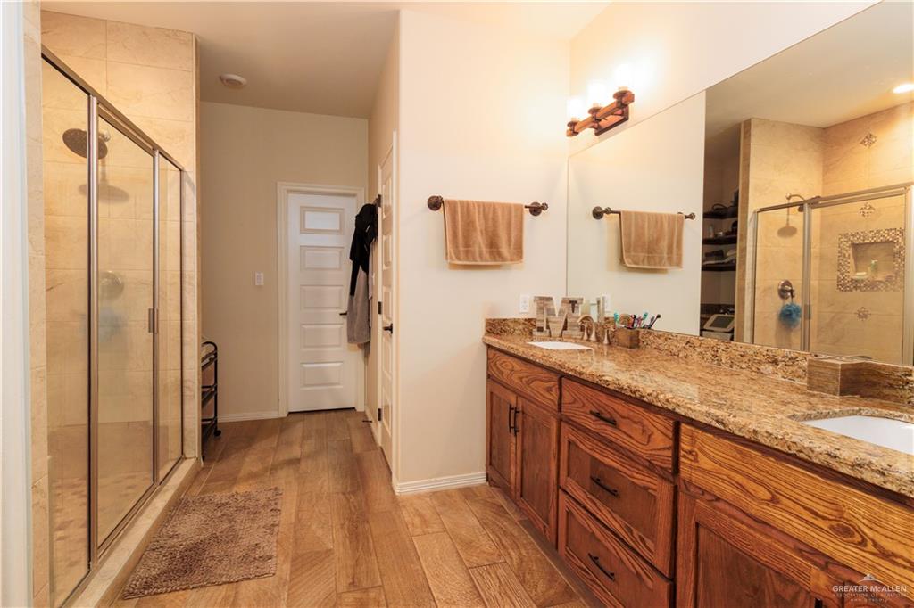 817 Diego Drive, Mercedes, Texas image 11