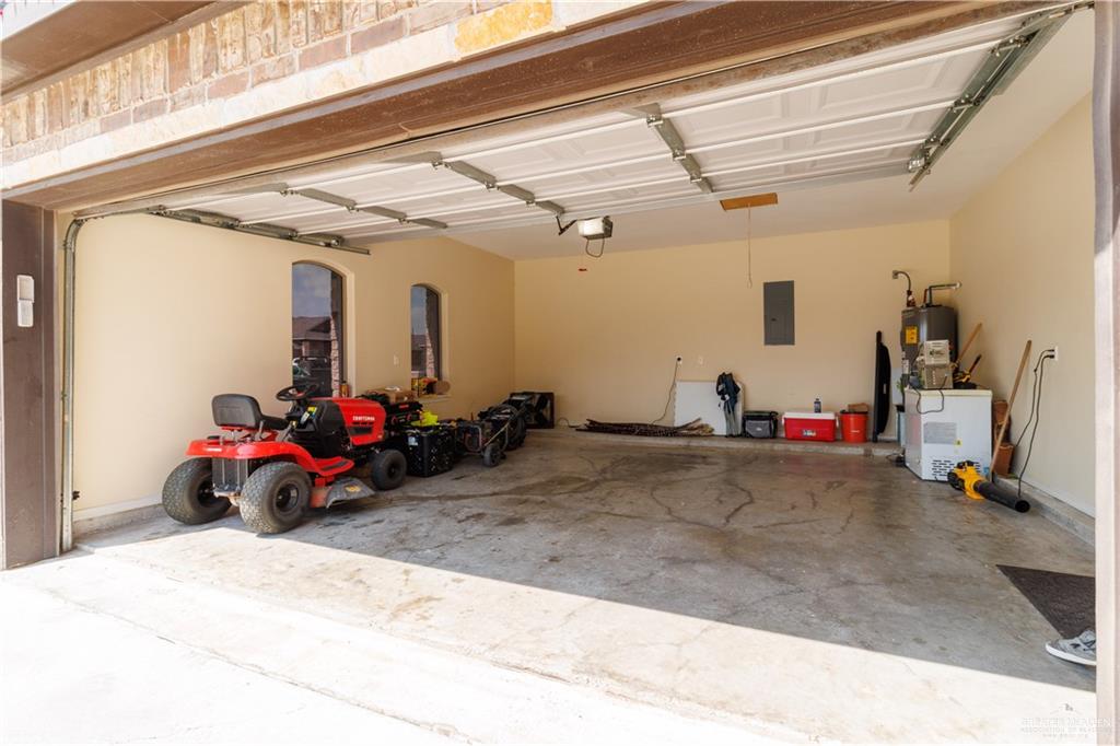 817 Diego Drive, Mercedes, Texas image 19