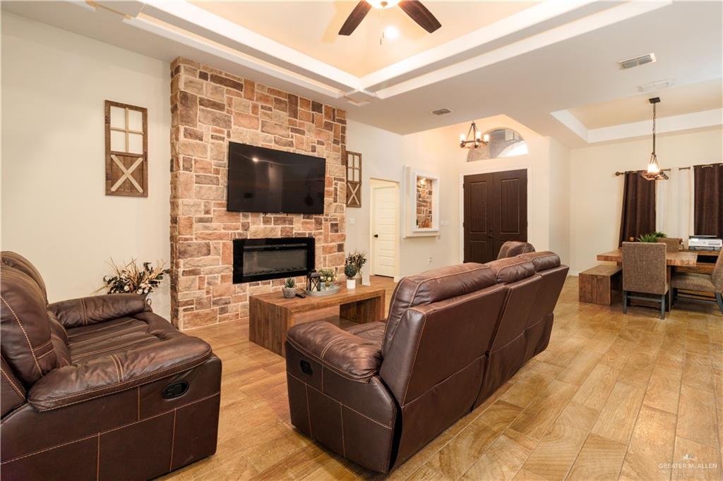 817 Diego Drive, Mercedes, Texas image 5