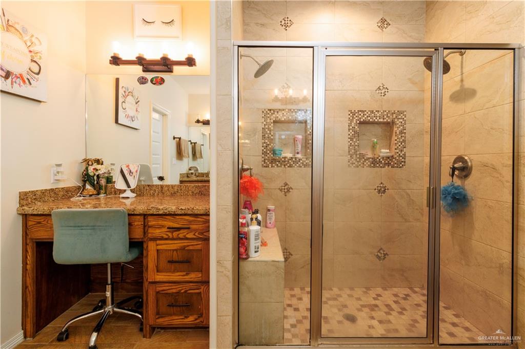 817 Diego Drive, Mercedes, Texas image 12
