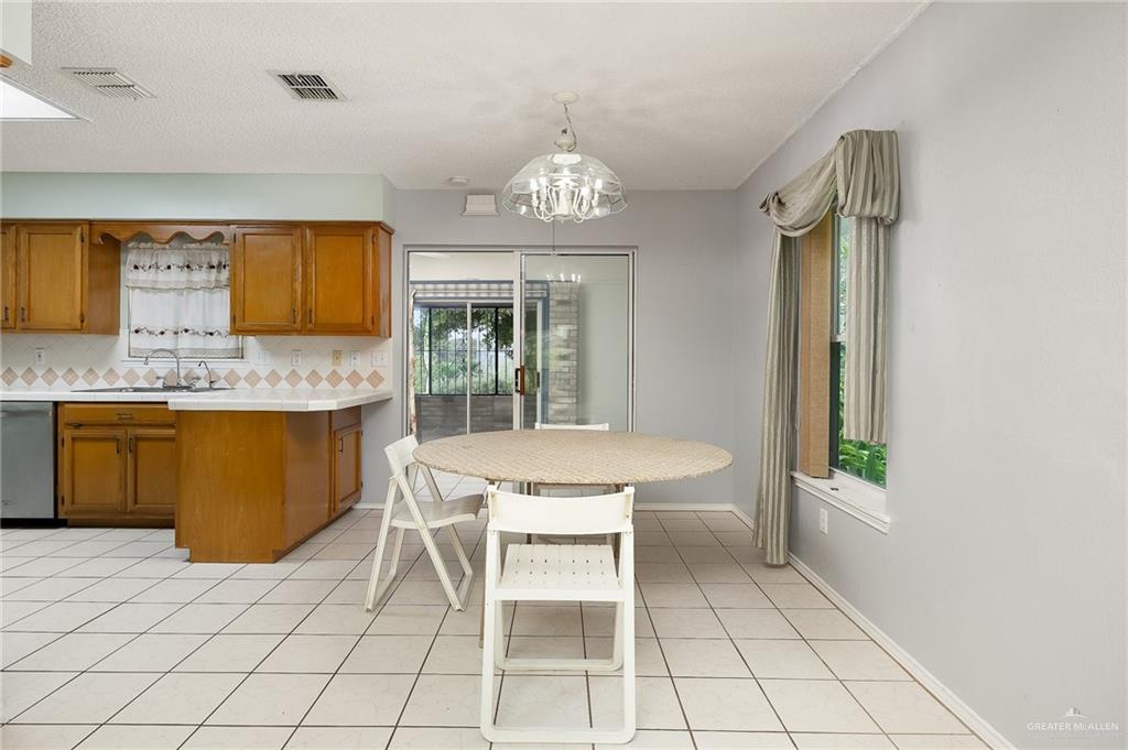 1711 Sun Street, Mission, Texas image 4