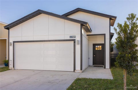 Homes For Rent - 2702 W Kerria Avenue<br/> McAllen, TX 78501