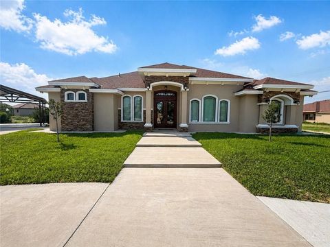 Photo of 1621 E Agualeguas Street, Roma, TX 78584 (MLS # 503111)