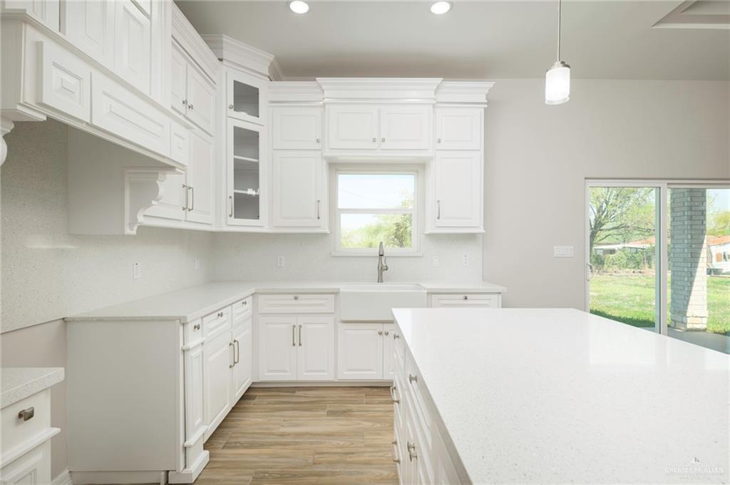 813 Diego Drive, Mercedes, Texas image 7