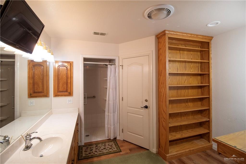 1717 Edward Drive, Edinburg, Texas image 11