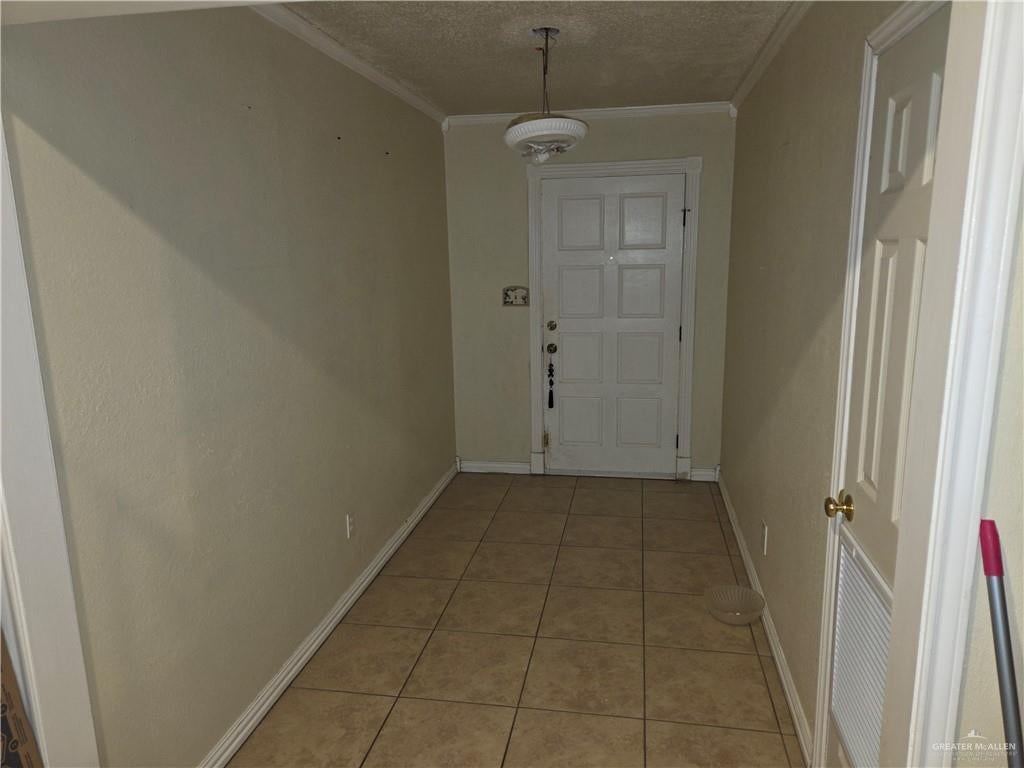 2712 W Fern Avenue