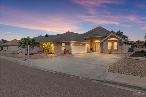 Homes For Sale - 3525 Clubhouse Drive<br/> Edinburg, TX 78542