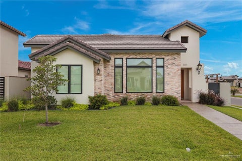 Homes For Sale - 800 Grambling Avenue<br/> McAllen, TX 78504