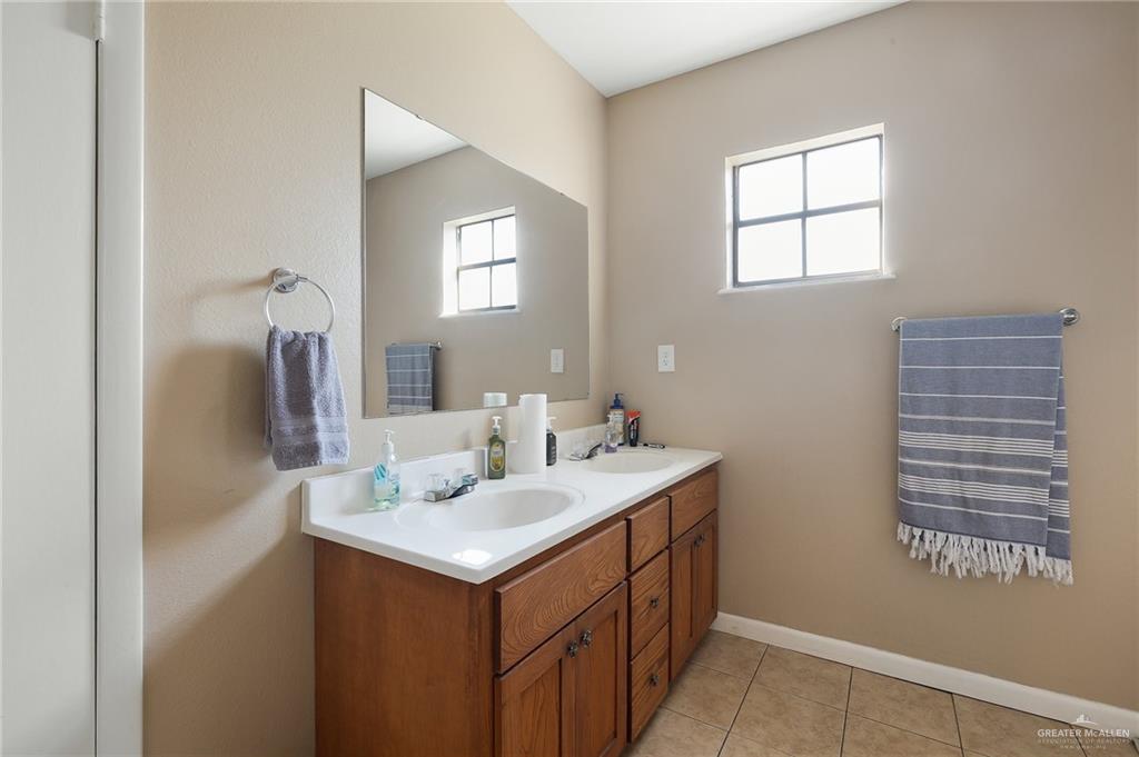3721 N Veterans Boulevard, Pharr, Texas image 12
