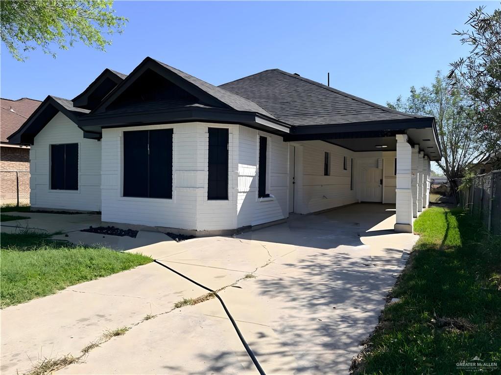 7207 S Mariposa Lane