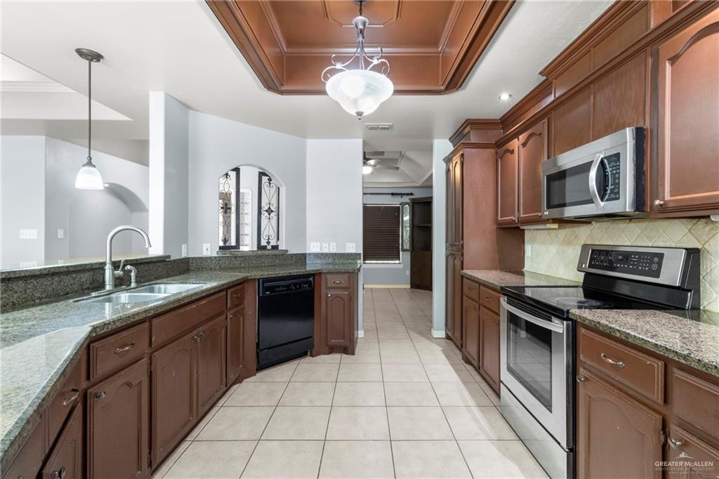 1411 Dons Drive, Mission, Texas image 7