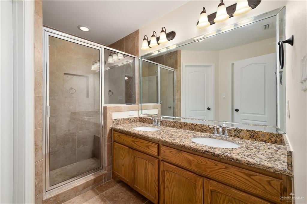 2002 Butkus Drive, Edinburg, Texas image 9