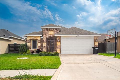 Photo of 2512 E Imperial Oaks Drive Drive, Alton, TX 78573 (MLS # 497903)