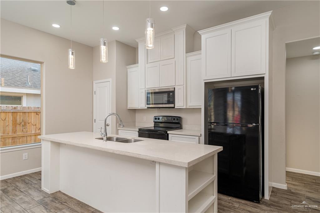 10733 N Sugar Bear Drive, Edinburg, Texas image 4