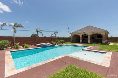 A home in Penitas