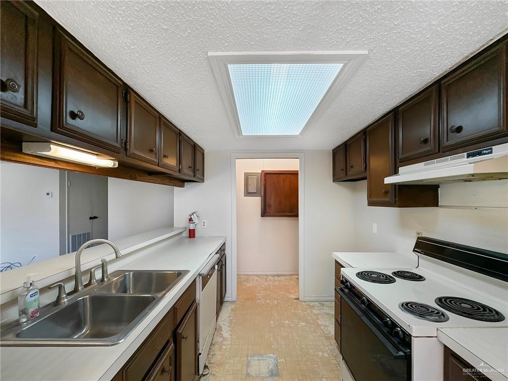 1116 Valley View Drive #D, Weslaco, Texas image 7