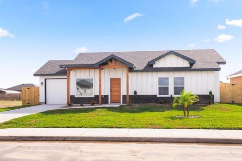 Photo of 1802 Karianna Drive, Mercedes, TX 78570 (MLS # 487695)