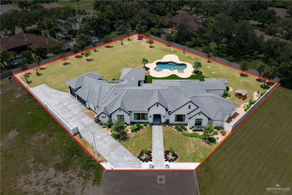 3019 W Rockefeller Lane