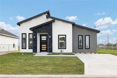 Photo of 405 Merida Avenue, Donna, TX 78537 (MLS # 490620)