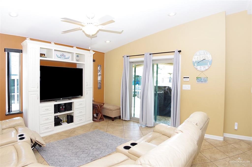 502 W Clam Circle, Port Isabel, Texas image 7