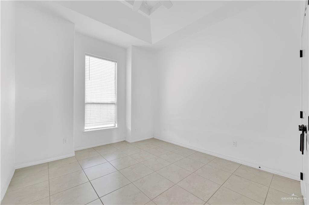 1301 Grosbeak Drive, Pharr, Texas image 13
