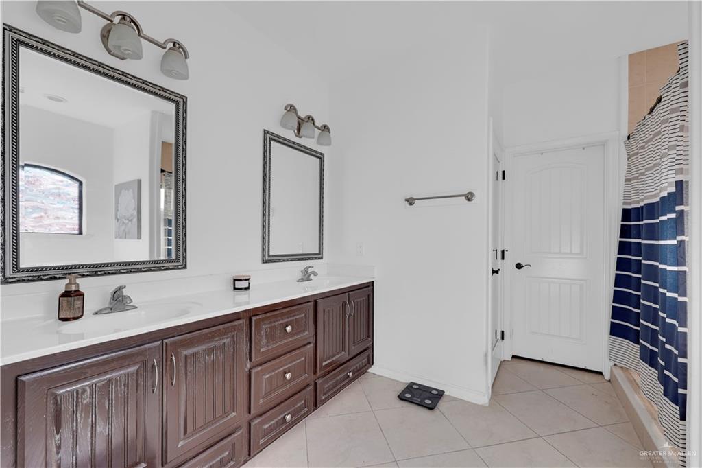 1301 Grosbeak Drive, Pharr, Texas image 11