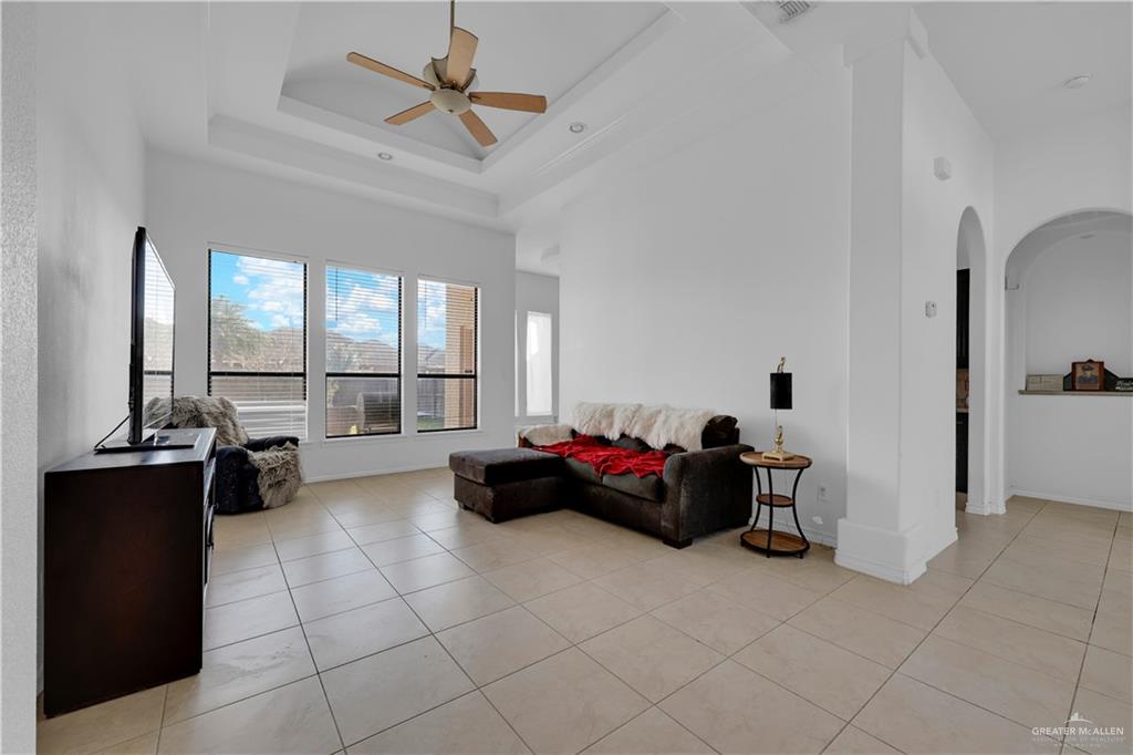 1301 Grosbeak Drive, Pharr, Texas image 7