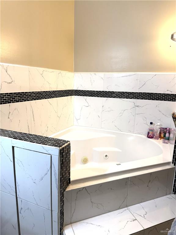 6105 S Mars Lane, Pharr, Texas image 33