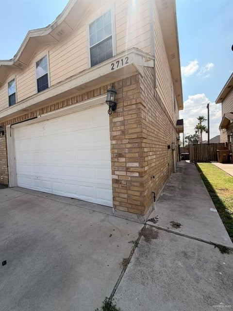 Townhouse For Rent - 2712 Phoenix Street<br/> Edinburg, TX 78541