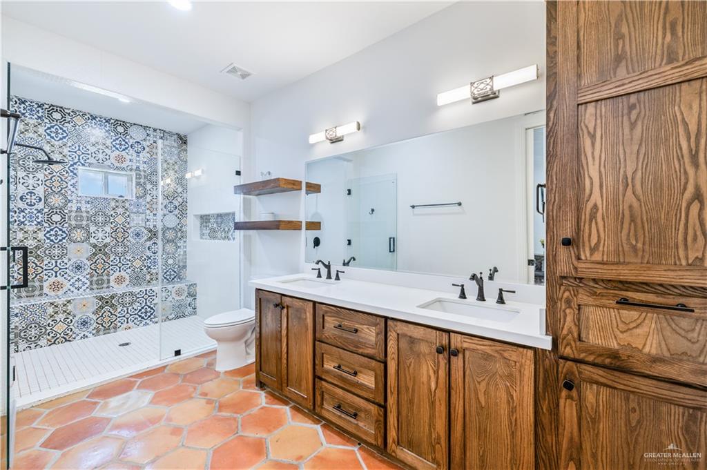 1810 Estrella Street, Roma, Texas image 6