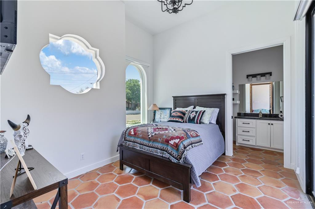 1810 Estrella Street, Roma, Texas image 9