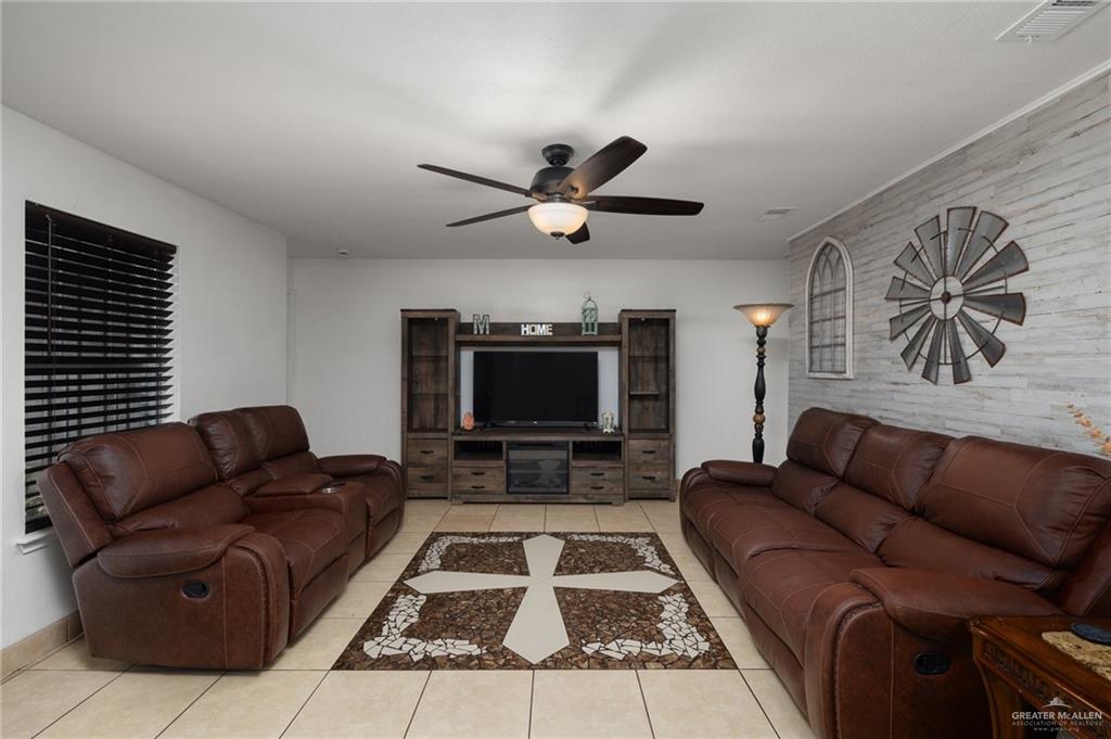 2113 W Harrison Street, Weslaco, Texas image 4
