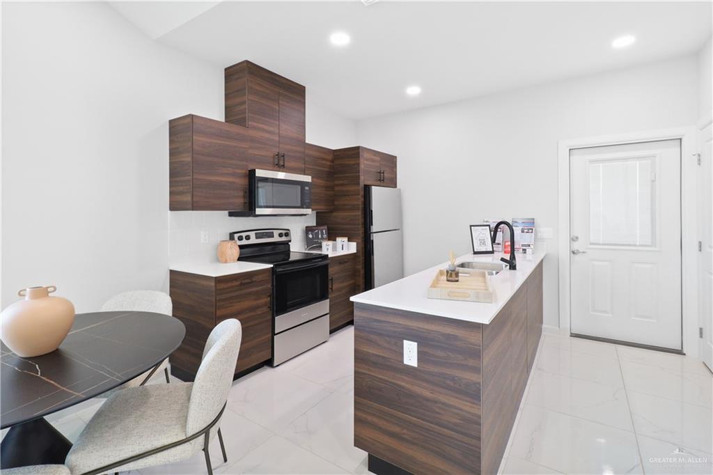 607 Coves Lane #2, Weslaco, Texas image 3