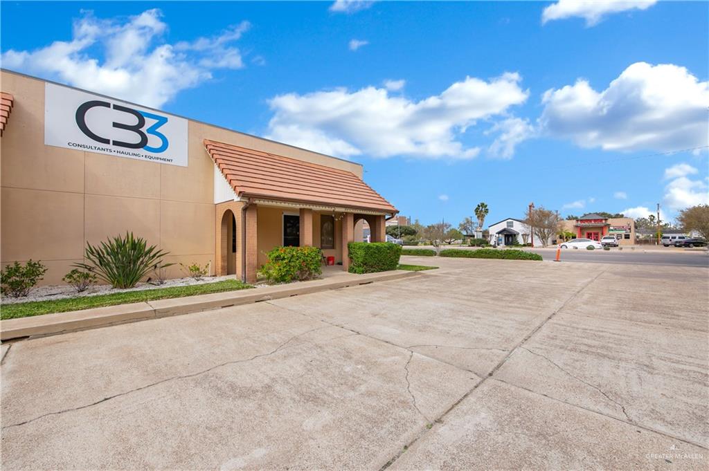 506 W University Drive