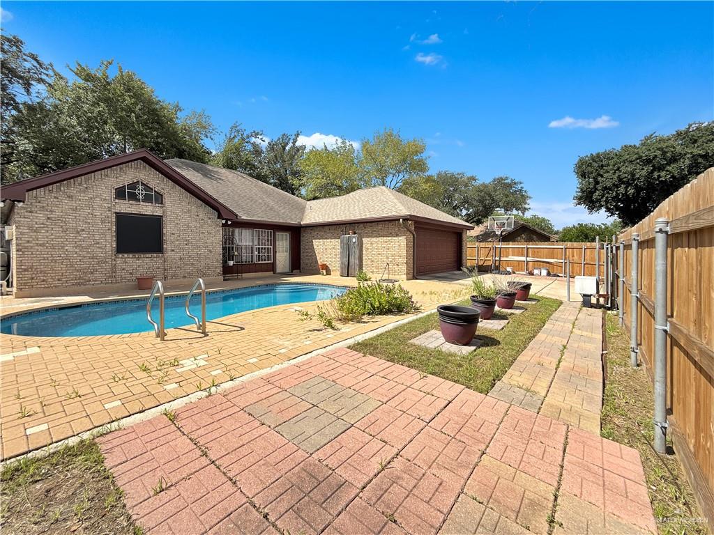 2512 Swallow Drive, McAllen, Texas image 23