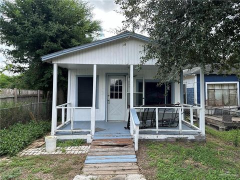 Photo of 911 Curtis Street, Harlingen, TX 78550 (MLS # 497401)