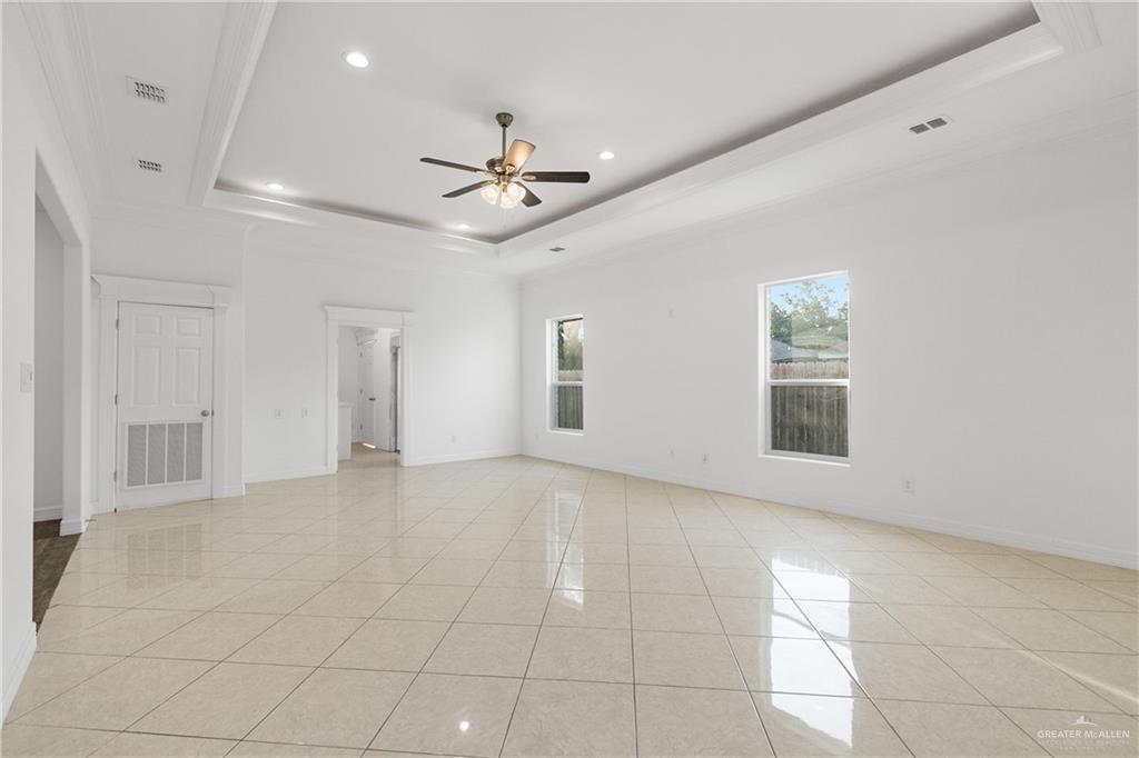 302 W Sugarcane Drive, Weslaco, Texas image 11