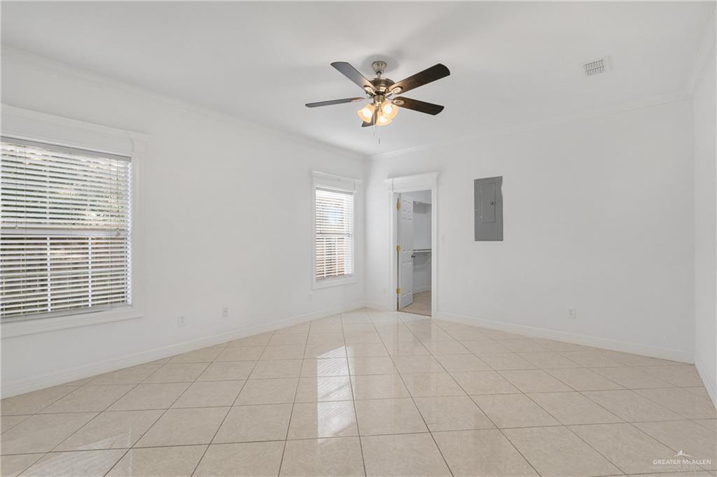 302 W Sugarcane Drive, Weslaco, Texas image 14