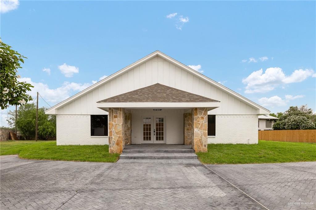 12304 Lakeview Drive, Edinburg, Texas image 2