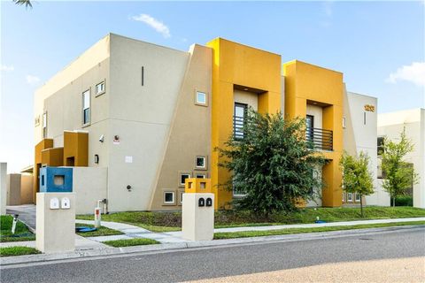 Condo For Sale - 1213 E Daffodil Avenue #D<br/> McAllen, TX 78501