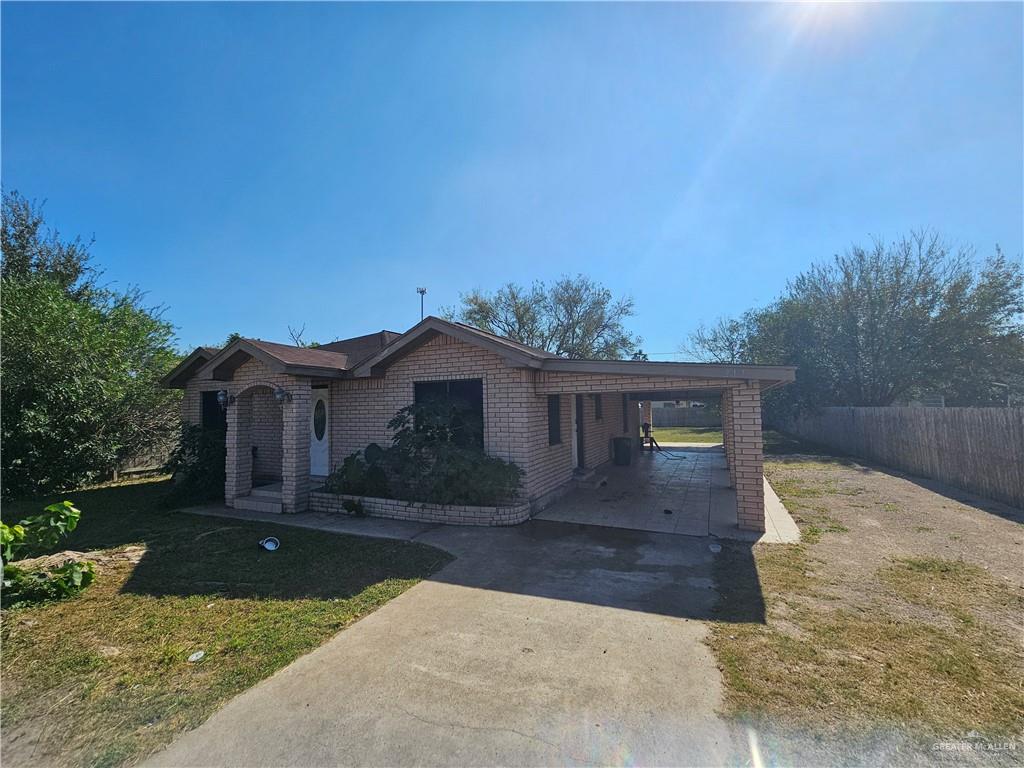 217 N Beto Garcia Drive, Weslaco, Texas image 2