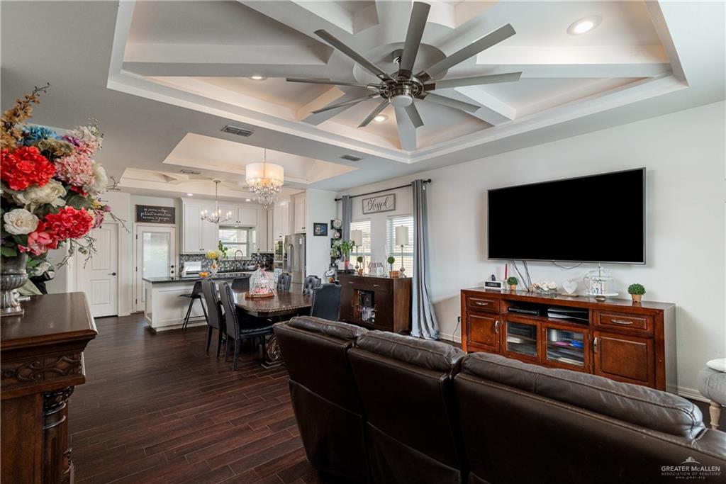 2715 N 44th Lane, McAllen, Texas image 2