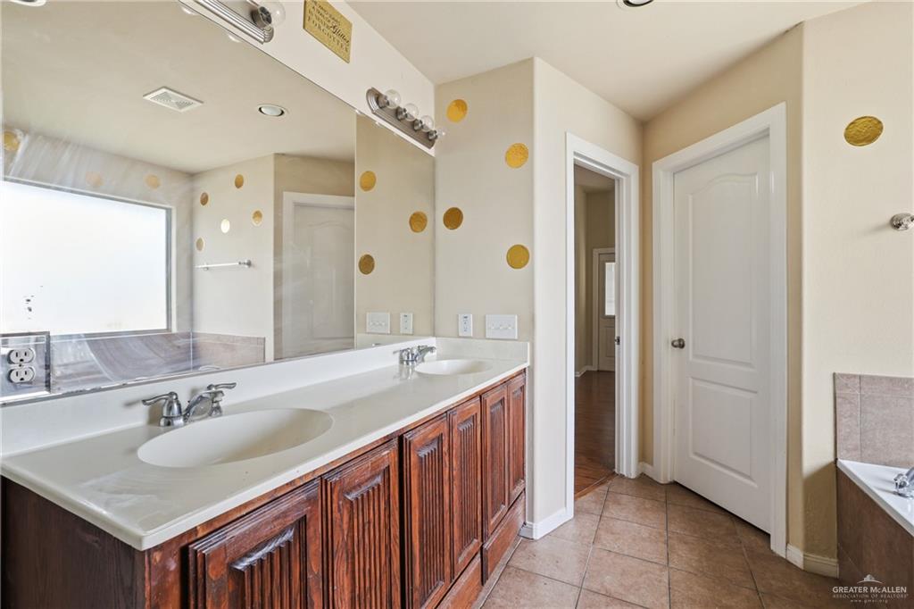 4102 Blue Jay Drive, Mission, Texas image 15