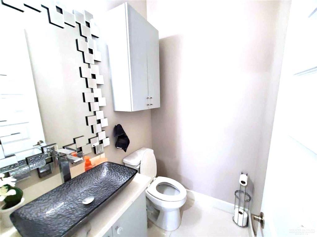 213 N 16th Street, Hidalgo, Texas image 16