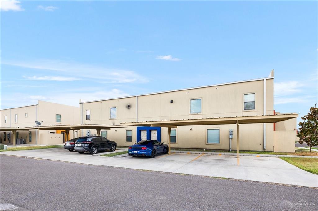 1201 E Camellia Avenue