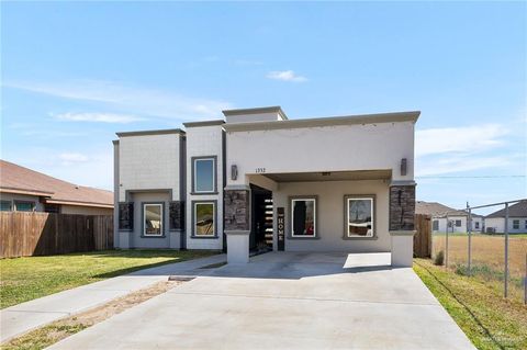 Photo of 1332 Middle Street, Alamo, TX 78516 (MLS # 496787)